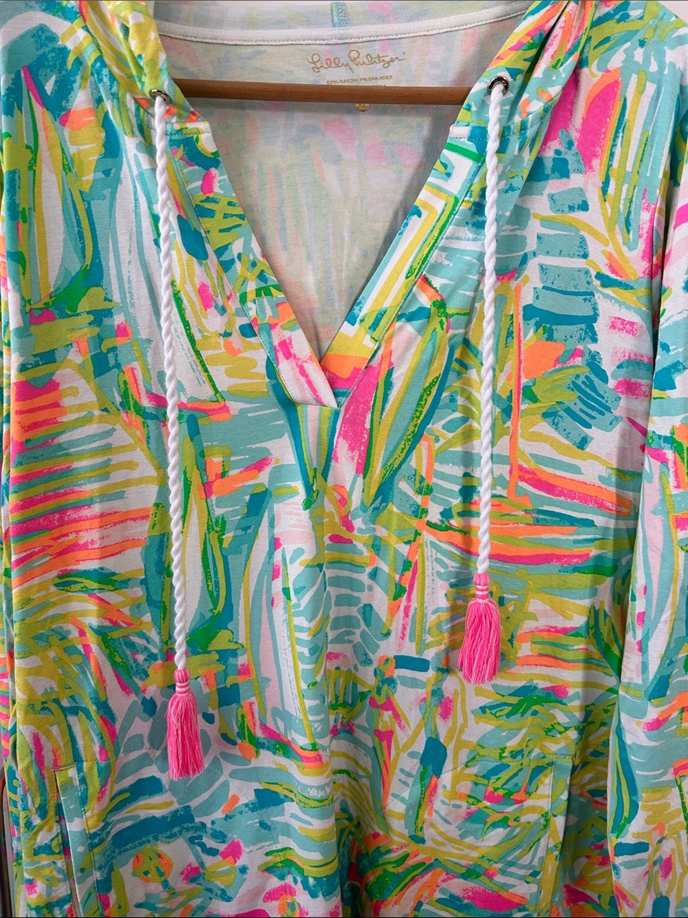 Fabulous Lilly Pulitzer Pastel Coverup Top with Hood XL - Picture 7 of 7